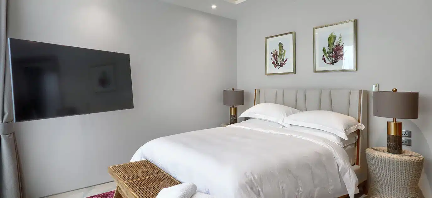 Balinese lakeside pool villa II - Real Estate Agency, Phuket