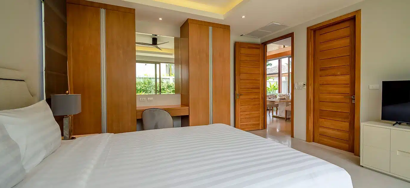 Balinese lakeside pool villa II - Real Estate Agency, Phuket