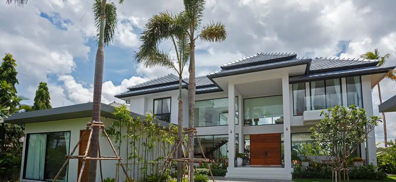 Luxurious Modern 5-Bedroom Pool Villa in Laguna