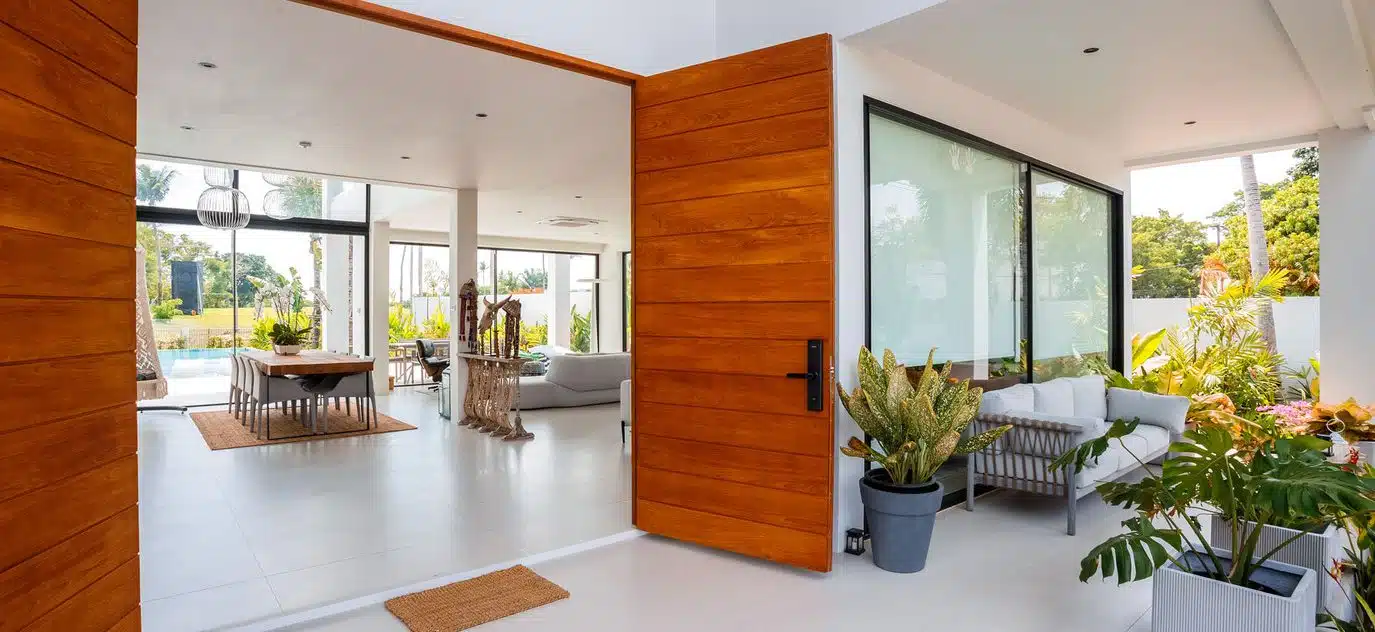 Luxurious Modern 5-Bedroom Pool Villa in Laguna
