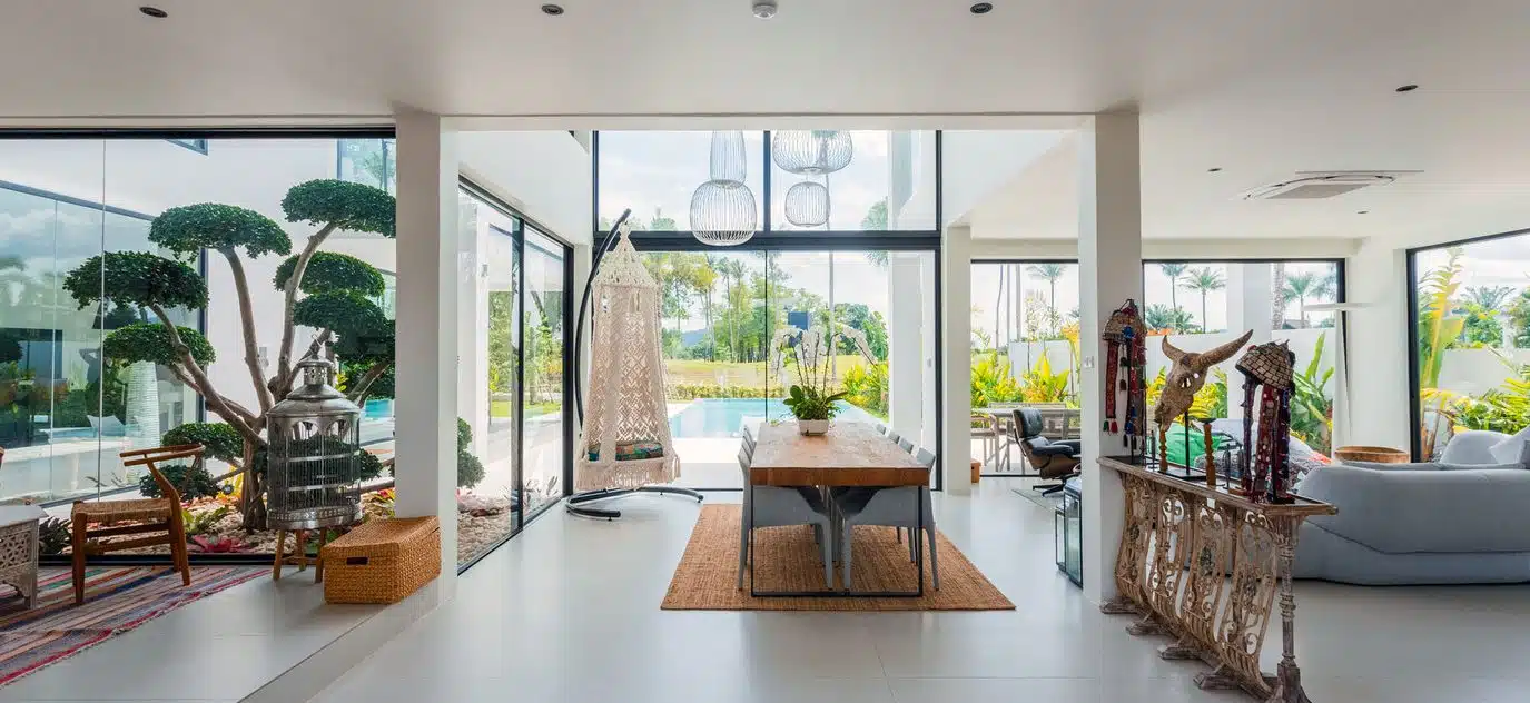 Luxurious Modern 5-Bedroom Pool Villa in Laguna