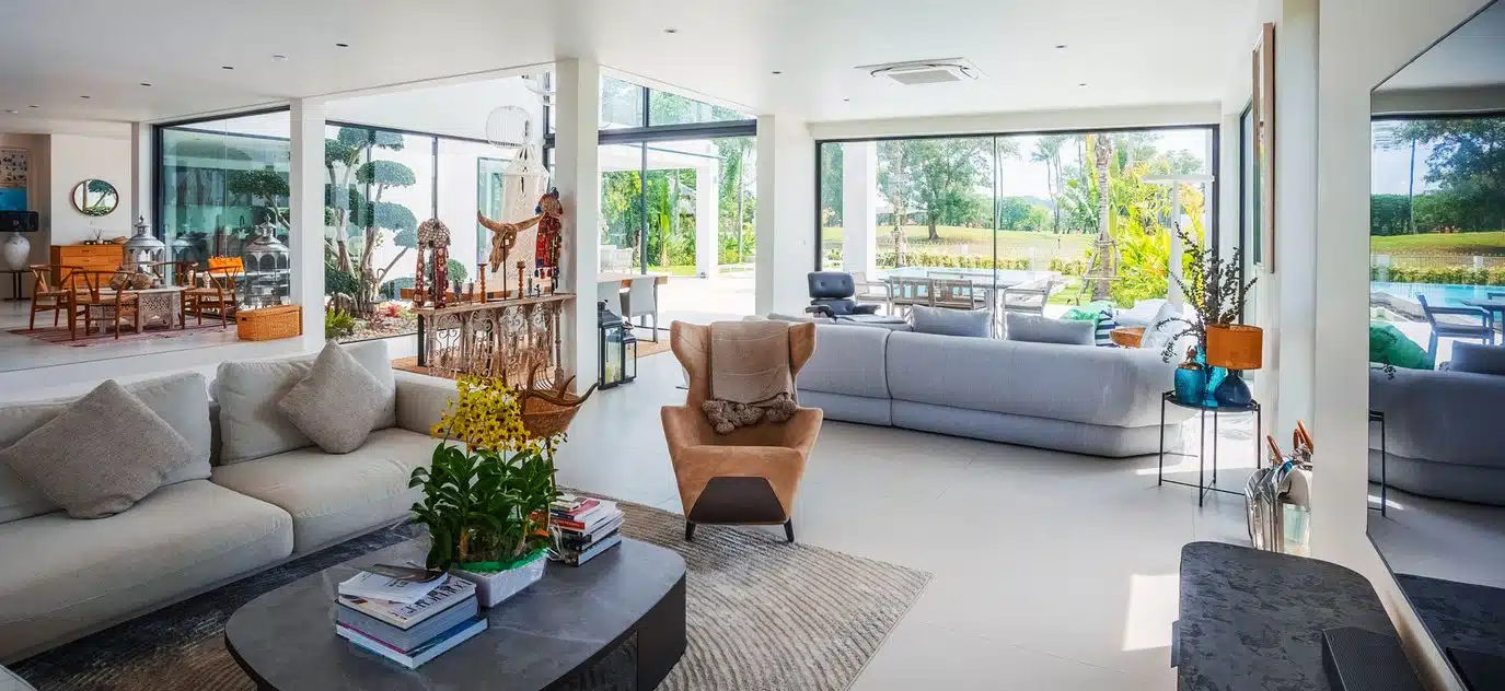 Luxurious Modern 5-Bedroom Pool Villa in Laguna
