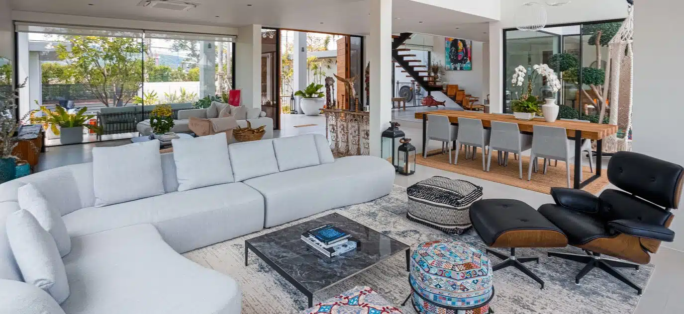 Luxurious Modern 5-Bedroom Pool Villa in Laguna