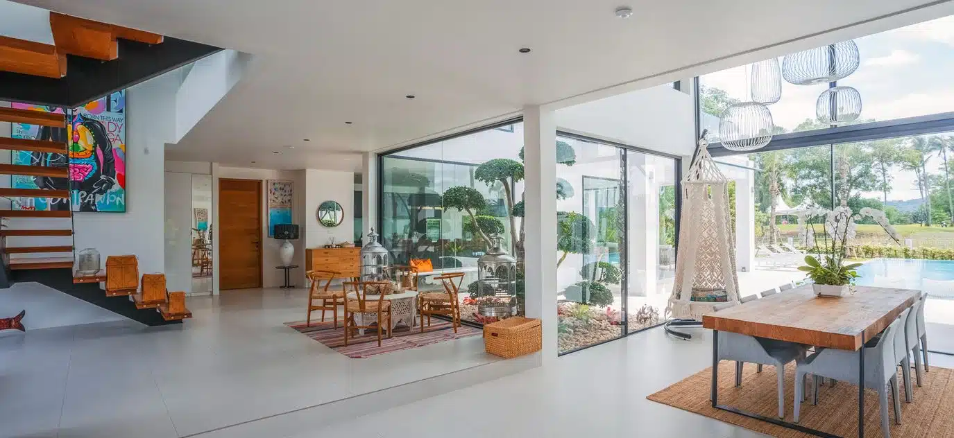 Luxurious Modern 5-Bedroom Pool Villa in Laguna