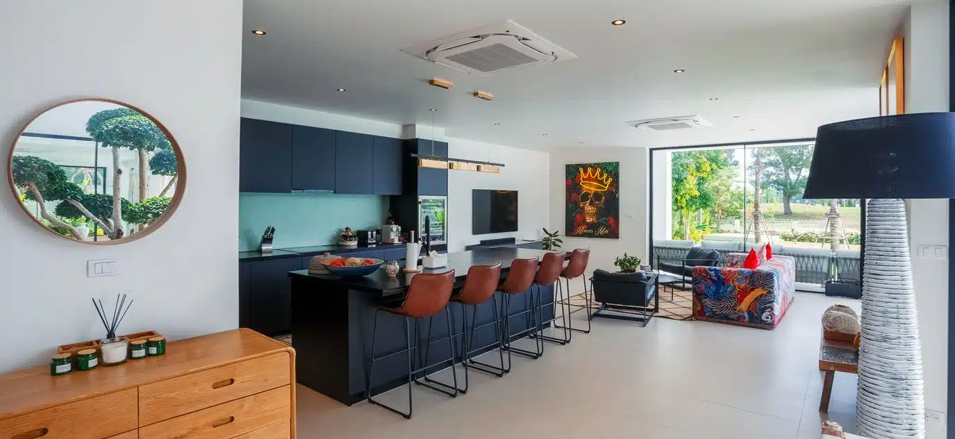 Luxurious Modern 5-Bedroom Pool Villa in Laguna