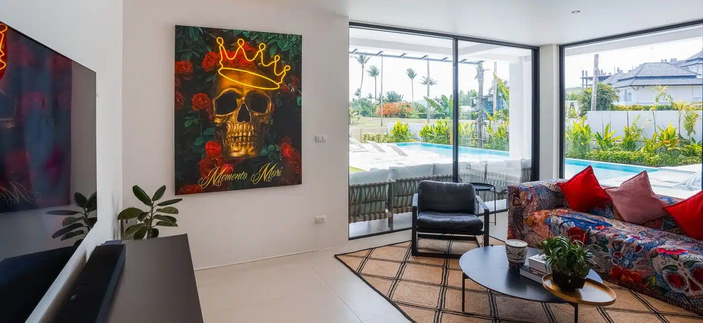 Luxurious Modern 5-Bedroom Pool Villa in Laguna