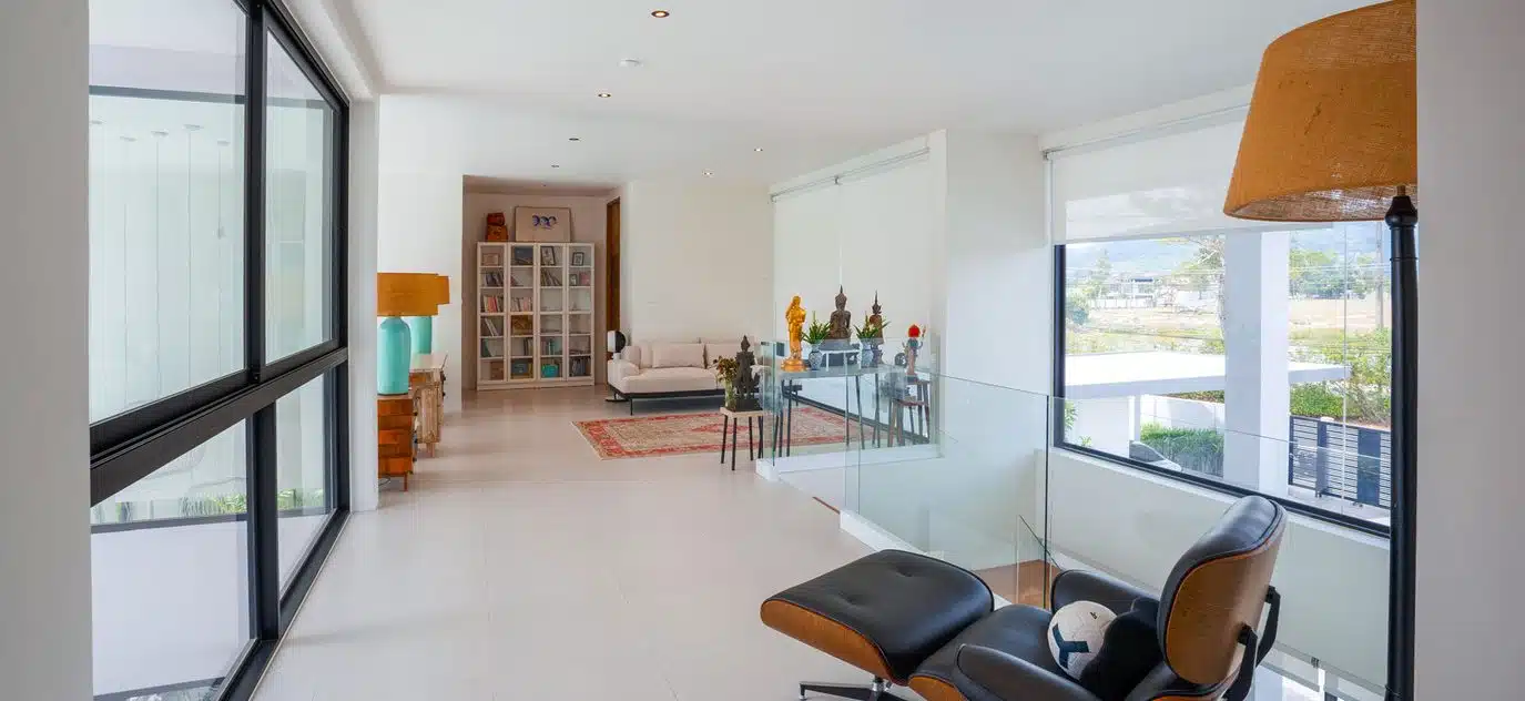Luxurious Modern 5-Bedroom Pool Villa in Laguna