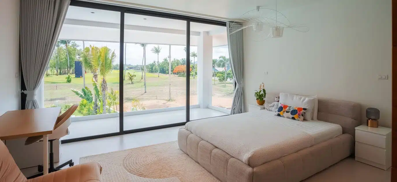 Luxurious Modern 5-Bedroom Pool Villa in Laguna
