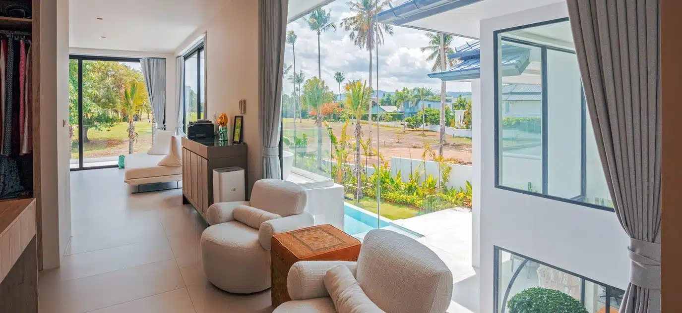 Luxurious Modern 5-Bedroom Pool Villa in Laguna