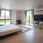 Luxurious Modern 5-Bedroom Pool Villa in Laguna