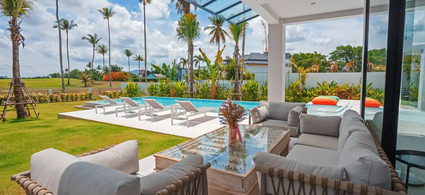 Luxurious Modern 5-Bedroom Pool Villa in Laguna