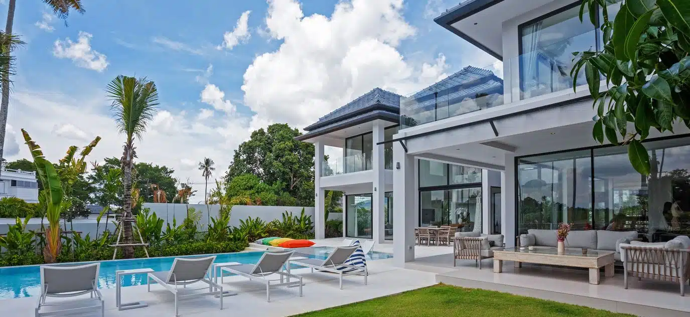 Luxurious Modern 5-Bedroom Pool Villa in Laguna