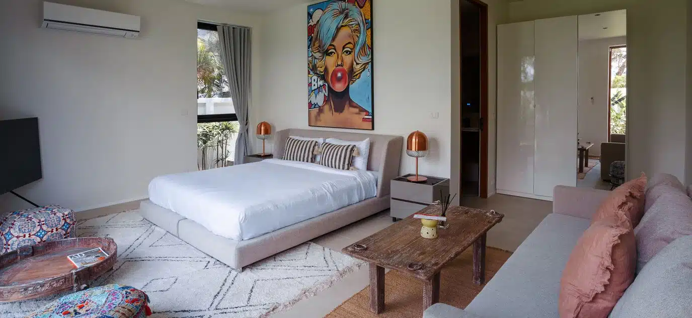 Luxurious Modern 5-Bedroom Pool Villa in Laguna